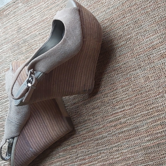 Shoes - Picture 3 of 3